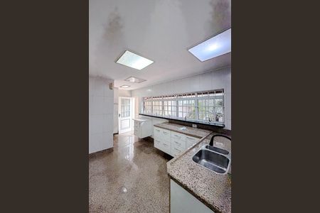 Casa de condomínio para alugar com 400m², 3 quartos e sem vaga Casa de condomínio para alugar com 400m², 3 quartos e sem vagaCozinha