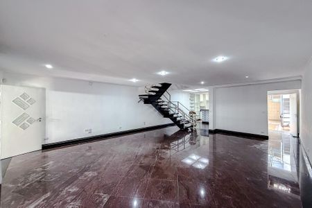 Casa de condomínio para alugar com 400m², 3 quartos e sem vaga Casa de condomínio para alugar com 400m², 3 quartos e sem vagaSala