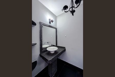 Casa de condomínio para alugar com 400m², 3 quartos e sem vaga Casa de condomínio para alugar com 400m², 3 quartos e sem vagaLavabo