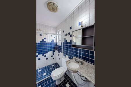 Casa de condomínio para alugar com 400m², 3 quartos e sem vaga Casa de condomínio para alugar com 400m², 3 quartos e sem vagaBanheiro da Suíte 3