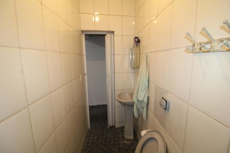 Casa à venda com 115m², 3 quartos e sem vagaCasa 2 - Banheiro
