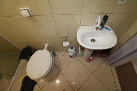 Casa à venda com 115m², 3 quartos e sem vagaBanheiro social