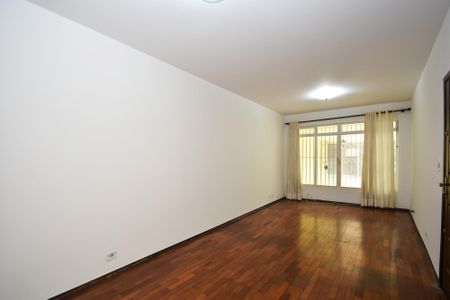 Casa para alugar com 200m², 3 quartos e 2 vagas Casa para alugar com 200m², 3 quartos e 2 vagasSala