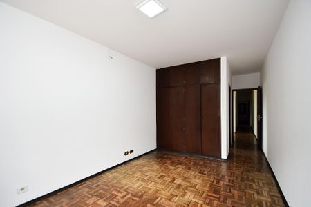 Casa para alugar com 200m², 3 quartos e 2 vagas Casa para alugar com 200m², 3 quartos e 2 vagasSuíte
