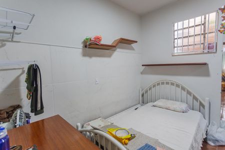 Casa à venda com 360m², 6 quartos e 1 vaga Casa à venda com 360m², 6 quartos e 1 vagaSuíte da Casa de Fundos 1