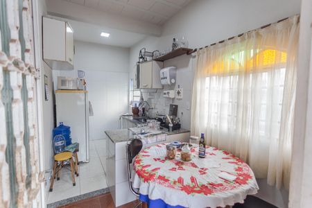 Casa à venda com 360m², 6 quartos e 1 vaga Casa à venda com 360m², 6 quartos e 1 vagaCopa/Cozinha da Casa de Fundos 1