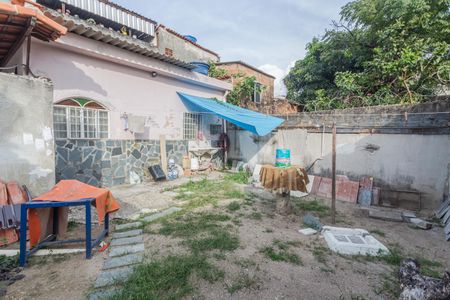 Casa à venda com 360m², 6 quartos e 1 vaga Casa à venda com 360m², 6 quartos e 1 vagaÁrea de Serviço/Quintal da Casa de Fundos 1