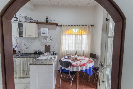 Casa à venda com 360m², 6 quartos e 1 vaga Casa à venda com 360m², 6 quartos e 1 vagaCopa/Cozinha da Casa de Fundos 1