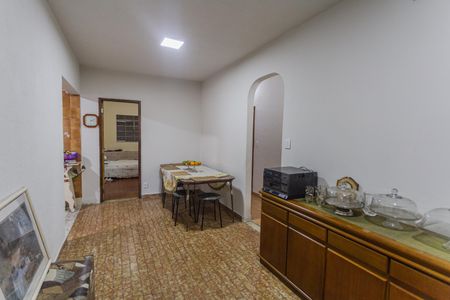 Casa à venda com 360m², 6 quartos e 1 vaga Casa à venda com 360m², 6 quartos e 1 vagaSala