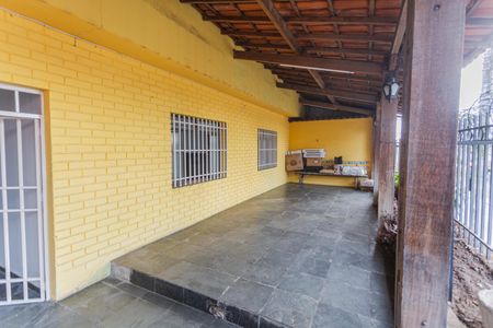 Casa à venda com 360m², 6 quartos e 1 vaga Casa à venda com 360m², 6 quartos e 1 vagaVaranda/Entrada