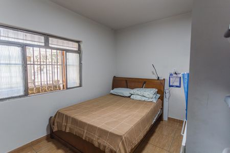 Casa à venda com 360m², 6 quartos e 1 vaga Casa à venda com 360m², 6 quartos e 1 vagaQuarto 2