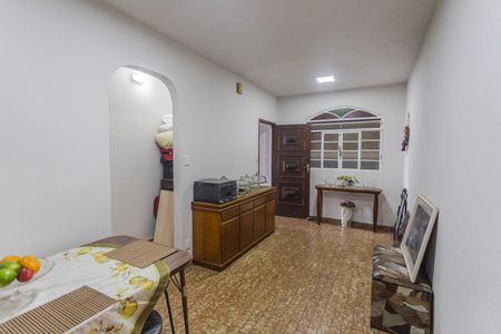 Casa à venda com 360m², 6 quartos e 1 vaga Casa à venda com 360m², 6 quartos e 1 vagaSala