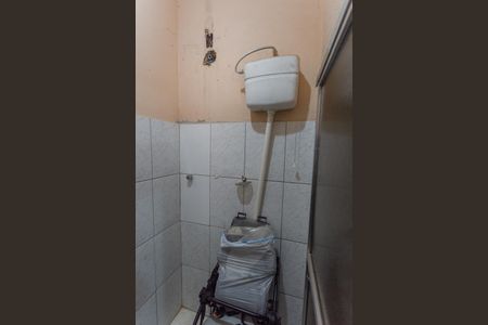 Casa à venda com 360m², 6 quartos e 1 vaga Casa à venda com 360m², 6 quartos e 1 vagaBanheiro de serviço
