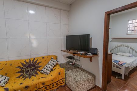 Casa à venda com 360m², 6 quartos e 1 vaga Casa à venda com 360m², 6 quartos e 1 vagaSala da Casa de Fundos 1