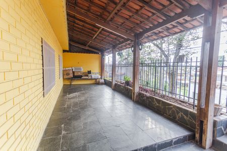 Casa à venda com 360m², 6 quartos e 1 vaga Casa à venda com 360m², 6 quartos e 1 vagaVaranda/Entrada