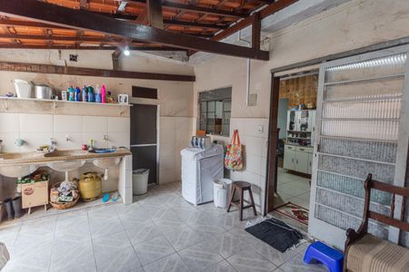 Casa à venda com 360m², 6 quartos e 1 vaga Casa à venda com 360m², 6 quartos e 1 vagaÁrea de Serviço