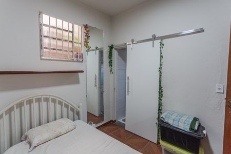 Casa à venda com 360m², 6 quartos e 1 vaga Casa à venda com 360m², 6 quartos e 1 vagaSuíte da Casa de Fundos 1