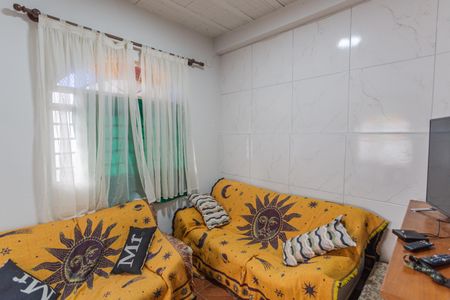 Casa à venda com 360m², 6 quartos e 1 vaga Casa à venda com 360m², 6 quartos e 1 vagaSala da Casa de Fundos 1