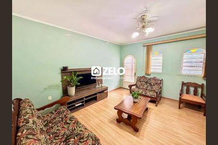 Casa à venda com 217m², 4 quartos e 3 vagas Casa à venda com 217m², 4 quartos e 3 vagasFoto 03