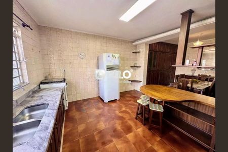 Casa à venda com 217m², 4 quartos e 3 vagas Casa à venda com 217m², 4 quartos e 3 vagasFoto 14