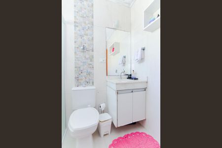 Casa de condomínio para alugar com 127m², 3 quartos e 3 vagasBanheiro social
