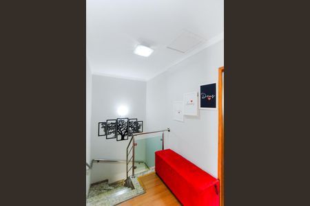 Casa de condomínio para alugar com 127m², 3 quartos e 3 vagasEscada