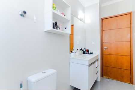 Casa de condomínio para alugar com 127m², 3 quartos e 3 vagasBanheiro da Suíte 