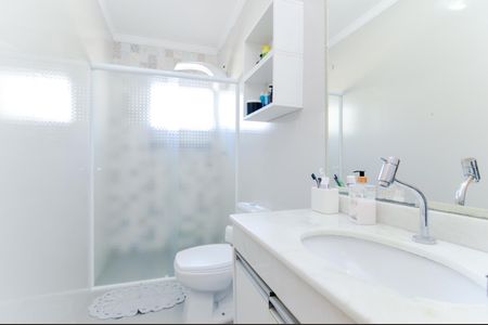 Casa de condomínio para alugar com 127m², 3 quartos e 3 vagasBanheiro social