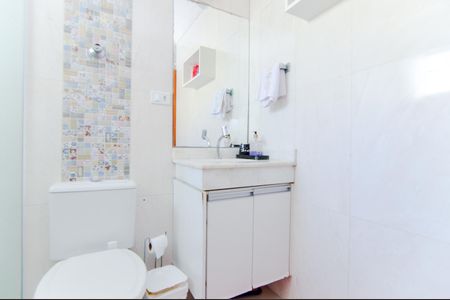 Casa de condomínio para alugar com 127m², 3 quartos e 3 vagasBanheiro social