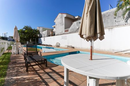 Apartamento à venda com 74m², 2 quartos e 2 vagasÁrea comum - Piscina