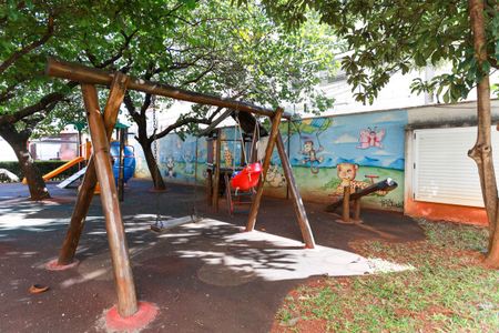 Apartamento à venda com 74m², 2 quartos e 2 vagasÁrea comum - Playground 1