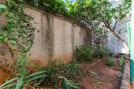 Apartamento à venda com 74m², 2 quartos e 2 vagasÁrea comum - Horta comunitária
