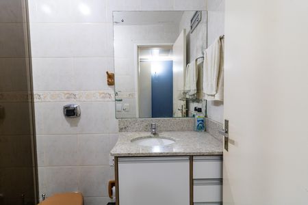 Banheiro de apartamento para alugar com 2 quartos, 50m² em Nonoai, Porto Alegre