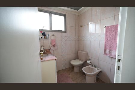 Apartamento à venda com 143m², 3 quartos e 2 vagasBanheiro de Serviço