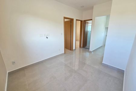 Sala de casa de condomínio para alugar com 2 quartos, 65m² em Princesa, Praia Grande