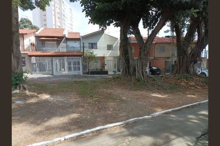 Casa à venda com 3 quartos, 170m² em Vila Nivi, São Paulo