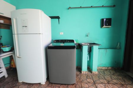 Casa à venda com 100m², 3 quartos e 2 vagasÁrea de Lazer e Lavanderia