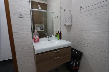 Casa à venda com 100m², 3 quartos e 2 vagasBanheiro