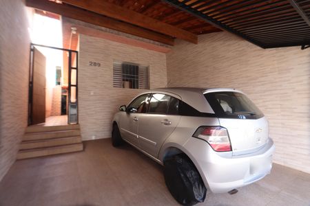 Casa à venda com 100m², 3 quartos e 2 vagas Casa à venda com 100m², 3 quartos e 2 vagasGaragem