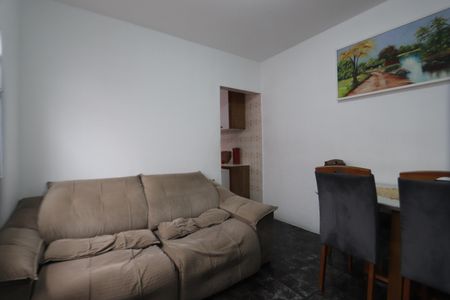 Sala de casa à venda com 3 quartos, 100m² em Jardim Nice, São Paulo
