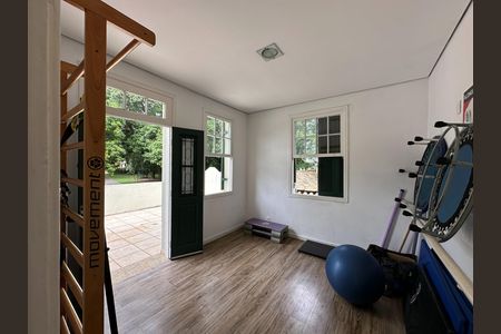 Casa de condomínio para alugar com 435m², 5 quartos e 5 vagas Casa de condomínio para alugar com 435m², 5 quartos e 5 vagasÁrea comum - Academia