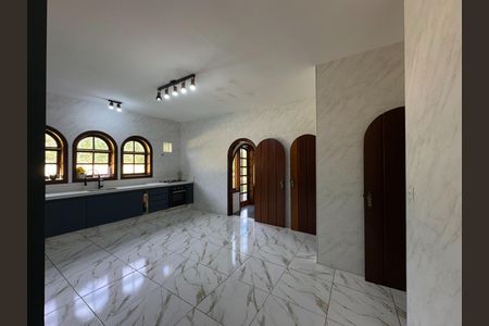 Casa de condomínio para alugar com 435m², 5 quartos e 5 vagas Casa de condomínio para alugar com 435m², 5 quartos e 5 vagasCozinha