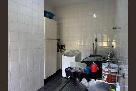Casa de condomínio para alugar com 435m², 5 quartos e 5 vagas Casa de condomínio para alugar com 435m², 5 quartos e 5 vagasÁrea de Serviço