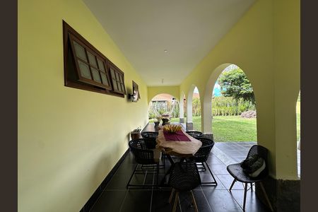 Casa de condomínio para alugar com 435m², 5 quartos e 5 vagas Casa de condomínio para alugar com 435m², 5 quartos e 5 vagasVaranda