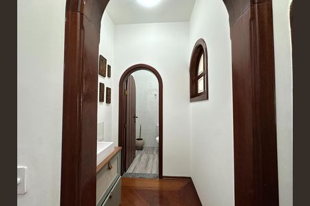 Casa de condomínio para alugar com 435m², 5 quartos e 5 vagas Casa de condomínio para alugar com 435m², 5 quartos e 5 vagasLavabo