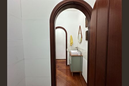 Casa de condomínio para alugar com 435m², 5 quartos e 5 vagas Casa de condomínio para alugar com 435m², 5 quartos e 5 vagasLavabo