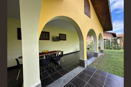Casa de condomínio para alugar com 435m², 5 quartos e 5 vagas Casa de condomínio para alugar com 435m², 5 quartos e 5 vagasVaranda