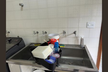 Casa de condomínio para alugar com 435m², 5 quartos e 5 vagas Casa de condomínio para alugar com 435m², 5 quartos e 5 vagasDetalhe da area de serviço