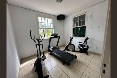 Casa de condomínio para alugar com 435m², 5 quartos e 5 vagas Casa de condomínio para alugar com 435m², 5 quartos e 5 vagasÁrea comum - Academia