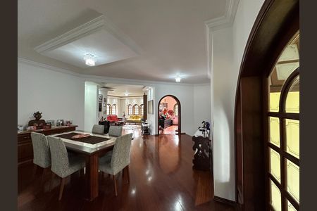 Casa de condomínio para alugar com 435m², 5 quartos e 5 vagas Casa de condomínio para alugar com 435m², 5 quartos e 5 vagasSala